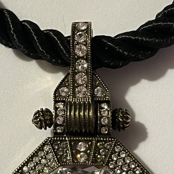 Heidi Daus Large Crystal Art Deco Style Pendant Necklace on Satin Cord - Picture 8 of 10